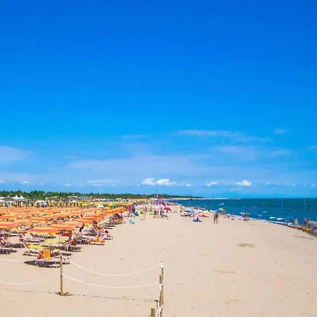 Modern Flat Located In Rosolina Near The Sea *