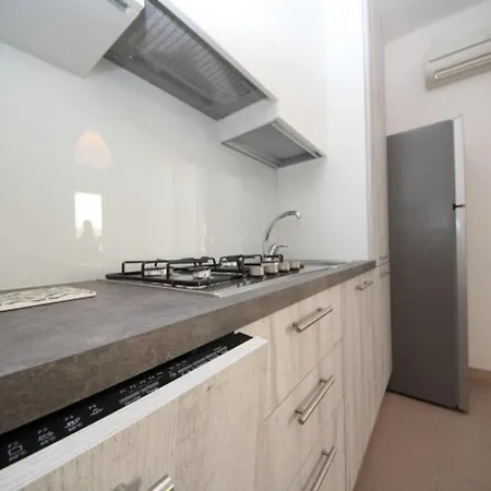 Modern Flat Located In Rosolina Near The Sea